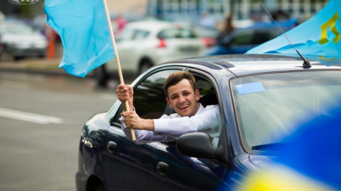 Автопробіг на честь Дня кримськотатарського прапору. Фото: qha.com.ua