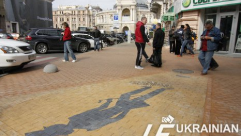 В Одессе открыли памятный знак "Тень Пушкина"