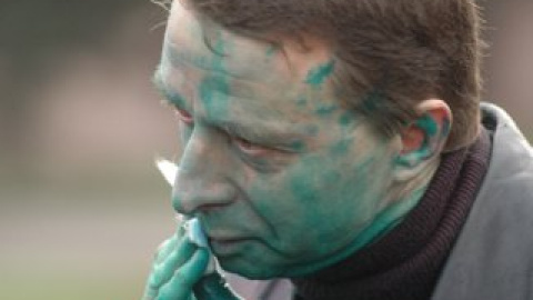 Лидера днепропетровских предпринимателей облили зеленкой во время митинга