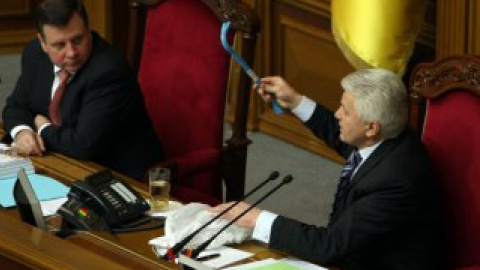 Литвин: бютовцы пытались использовать в драке арматуру, цепи и оружие (фото)