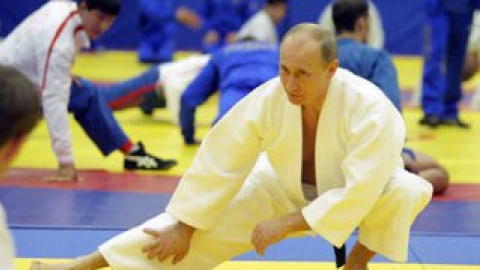 Путин на татами - чемпионы дзюдо на лопатках.
