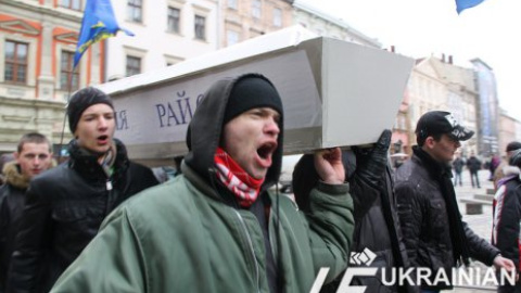 Во Львове  "похоронили" обещания Януковича