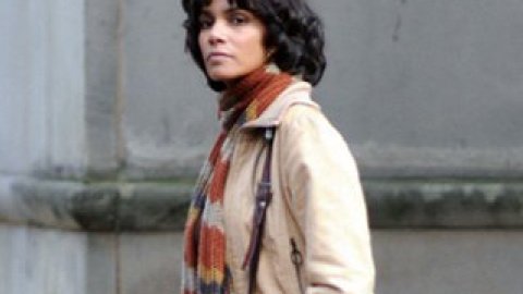 Актриса прилетела в Европу на съемки картины "Cloud Atlas".