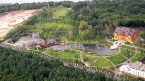 Журнал "Корреспондент" опубликовал реальные фото "Межигорья"