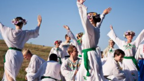 На празднике выступали фольклорные коллективы.