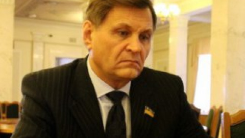 Ландик-старший пообещал засудить журналистов, написавших об избиении девушки сыном.