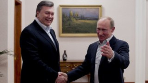 Янукович проводит встречу с Путиным в Тверской области.