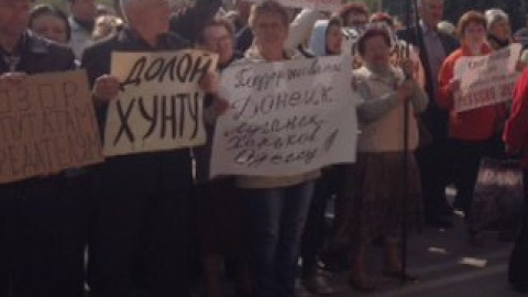 В Николаеве 200 человек митингуют за референдум о присоединении к России