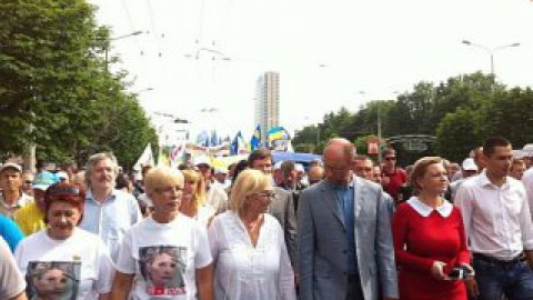 Оппозиционеры сообщают, что местные власти помешали всем желающим попасть на митинг.