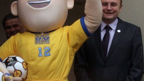 Презентация талисманов Евро 2012