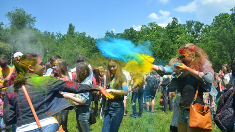 ​У Запоріжжі пройшов фестиваль фарб "Holi Fest 2016"