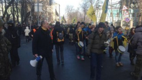 Колона митингующих выдвинулась с Майдана Незалежности в сторону Верховной Рады в 10:00. Фото со страницы Андрея Парубия в Facebook.