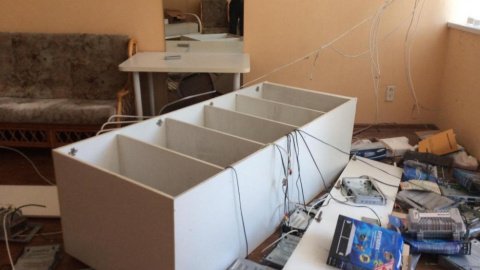 Неизвестные разграбили дачу Януковича на Азовском море