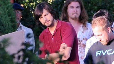 Фильм jObs о жизни Стива Джобса выйдет на экраны в 2013 году.