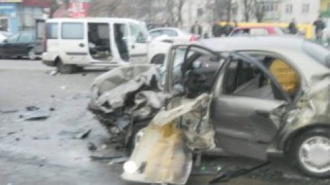 ДТП в Киеве. Фото пресс-службы ГосЧС