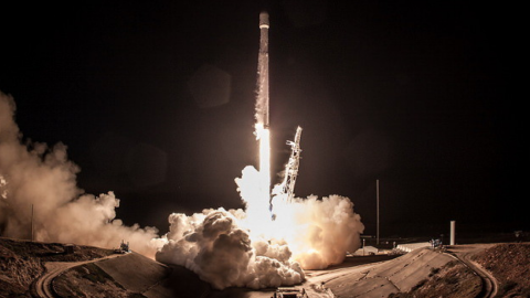 Falcon Heavy - самая мощная из существующих ракет-носителей. Фото: flickr.com/photos/spacex