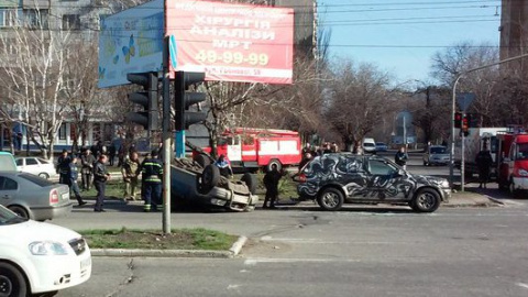 ​У Маріуполі перекинувся військовий автомобіль