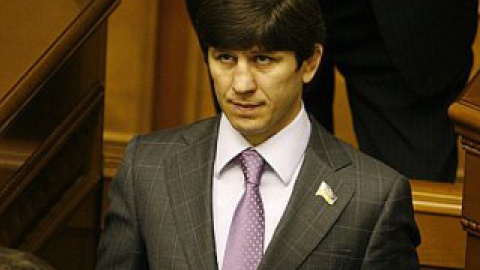 По словам Луценко, Тедеев был снят с учета ОПГ потому, что стал депутатом от Партии регионов