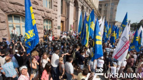 Митинг оппозиции против продолжения работы Киевсовета