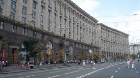 Крещатик на месяц станет пешеходной зоной.