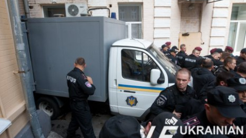 Арестованную Тимошенко посадили в автозак