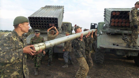 Українські "Гради" ведуть вогонь по позиціях терористів біля Луганська