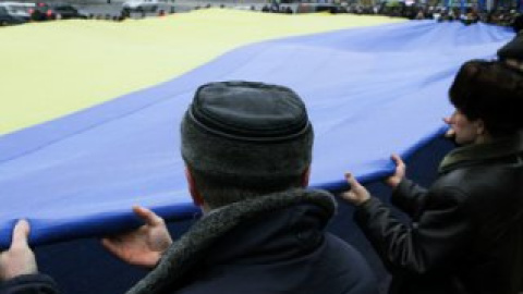 Размеры флага составляют 45 на 30 метров.
