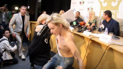 Акция Femen на конкурсе "Мисс Украина"