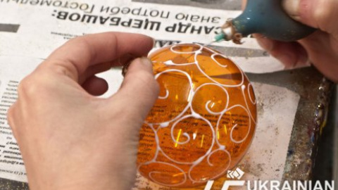 Фабрика по производству елочных игрушек