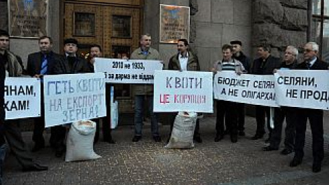 Фермеры требуют срочно разблокировать экспорт зерна