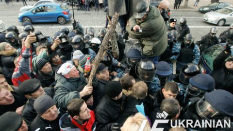 Драка чернобыльцев с "Беркутом" под Кабмином