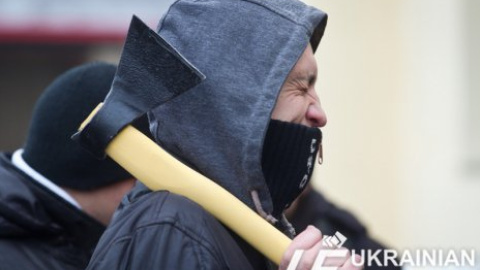 Акция протеста "Мирные собрания граждан с топорами"