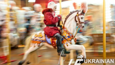 Праздничная карусель на Крещатике