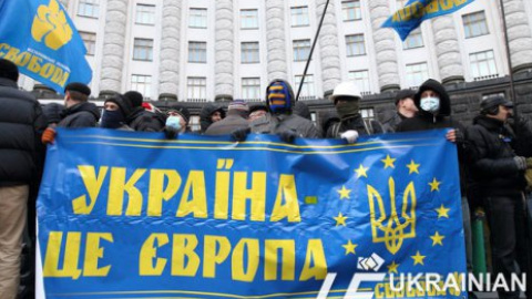Евромайдан заблокировал Кабмин