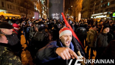 Столкновения у памятника Ленину в Киеве