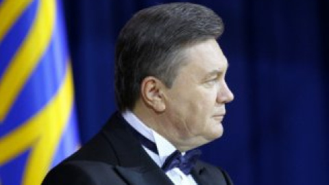 Президент Франции в критической форме поздравил Януковича с праздником.