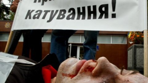 Акция "Больных в СИЗО должны лечить!"