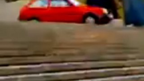 Спуск по Потемкинской лестнице на автомобиля "Таврия".