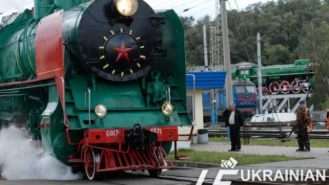 На Центральный вокзал Киева прибыл 140-летний поезд