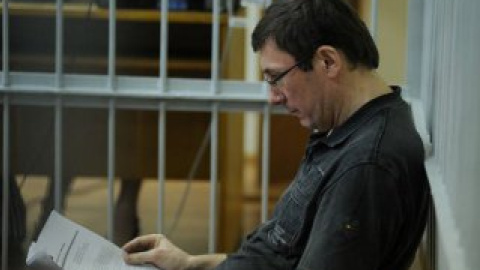 Луценко заявил, что тема в стихотворении важна и актуальна.