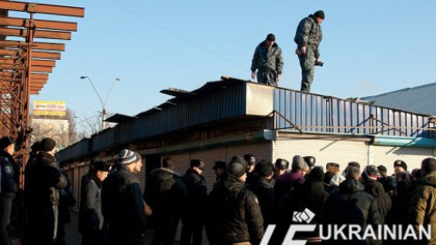Демонтаж киевского рынка у метро "Шулявская"