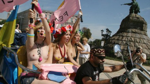 FEMEN отпраздновали День независимости мотопробегом
