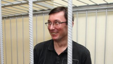 Сивец заявил, что Луценко слишком болен, чтобы быть опасным.