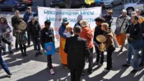 Международный марш мира и солидарности "Единство, правда, мир, свобода" в Днепропетровске.