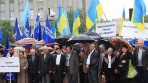 Аналогичные митинги запланированы также, как минимум, в Житомире и Кировограде – 15 мая, а также 16 мая в Крыму.