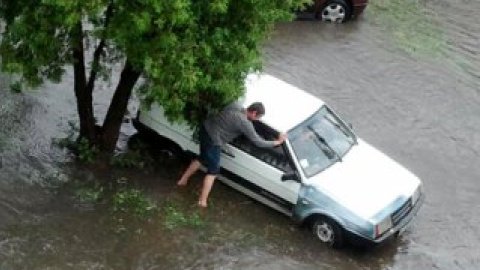 Ливень затопил Луцк.
