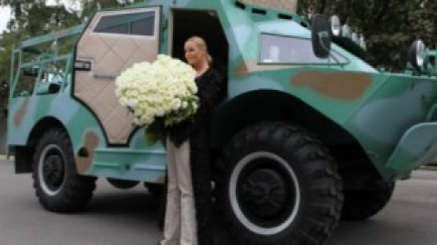 Волочкова очень удивилась, увидев машину.