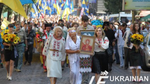 5 тыс. львовян провели марш защиты украинцев