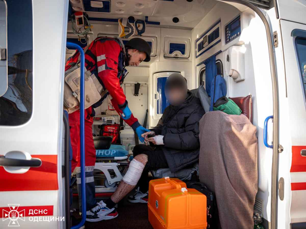 Російські окупанти атакували Одеську область. Фото: ДСНС