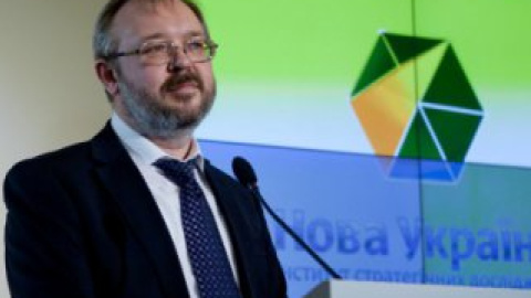 Директор института Андрей Ермолаев.